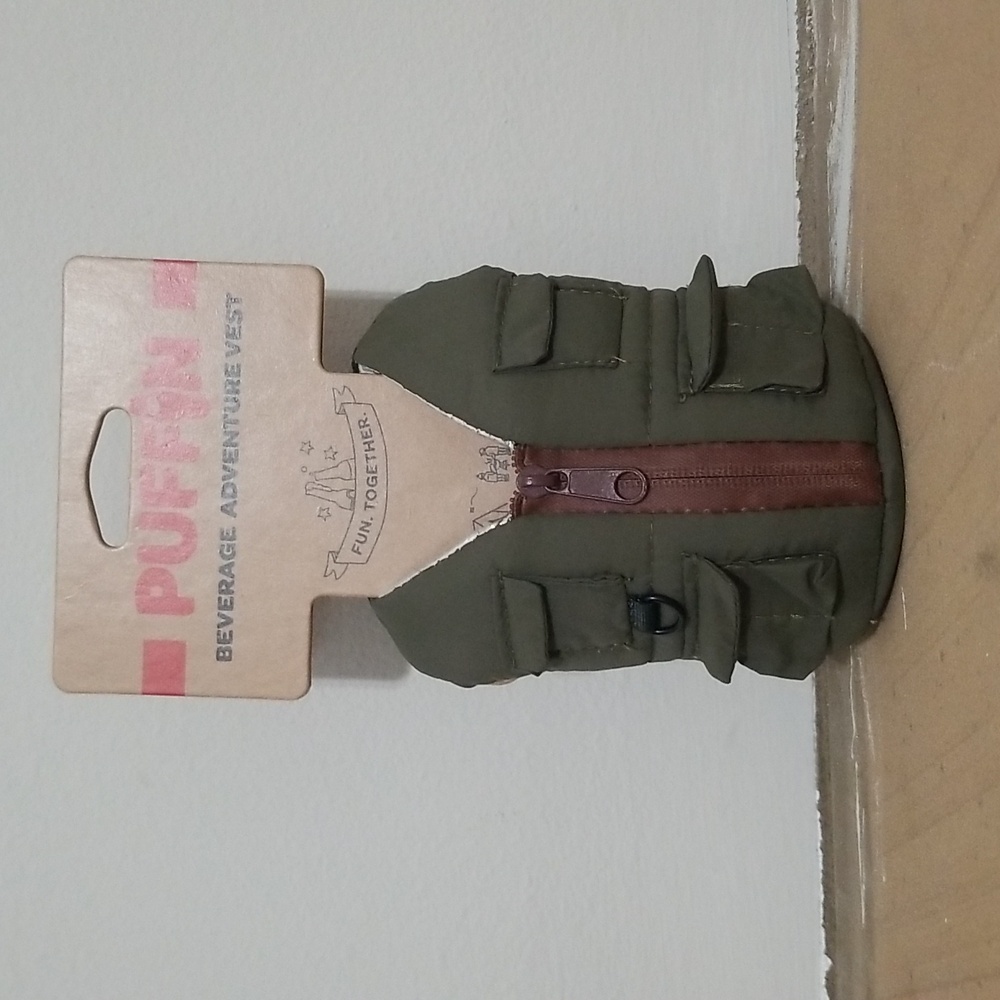 NEW! Puffin Beverage fishing Vest NWT